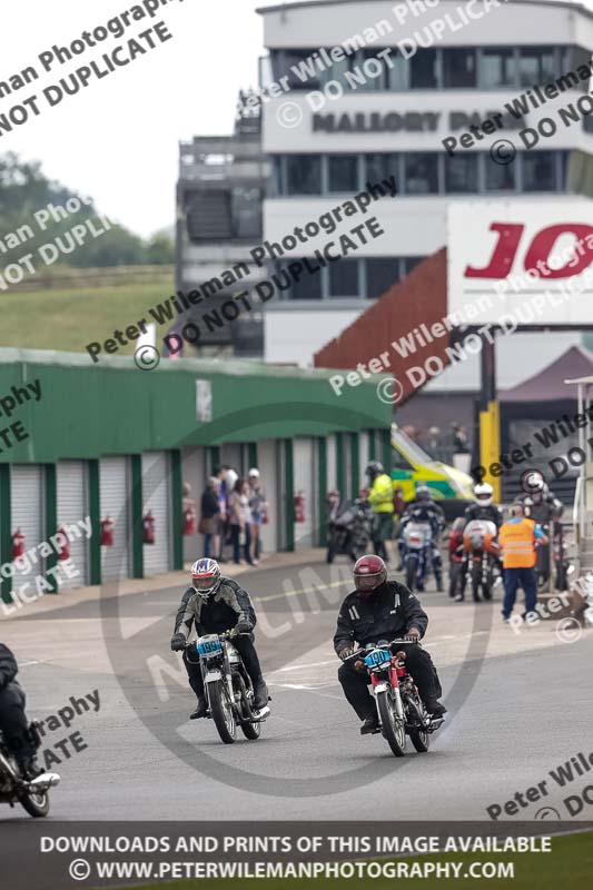 Vintage motorcycle club;eventdigitalimages;mallory park;mallory park trackday photographs;no limits trackdays;peter wileman photography;trackday digital images;trackday photos;vmcc festival 1000 bikes photographs